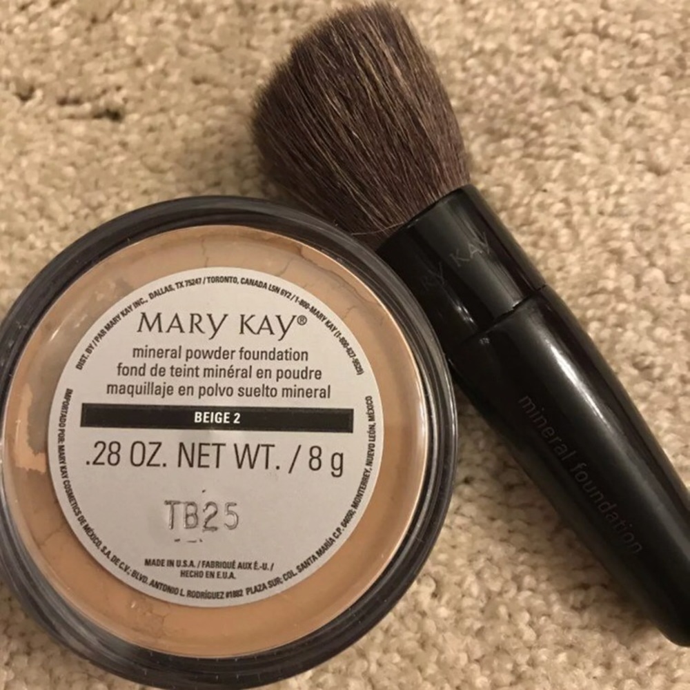 Mary Kay Mineral Powder Foundation & Brush & Bag